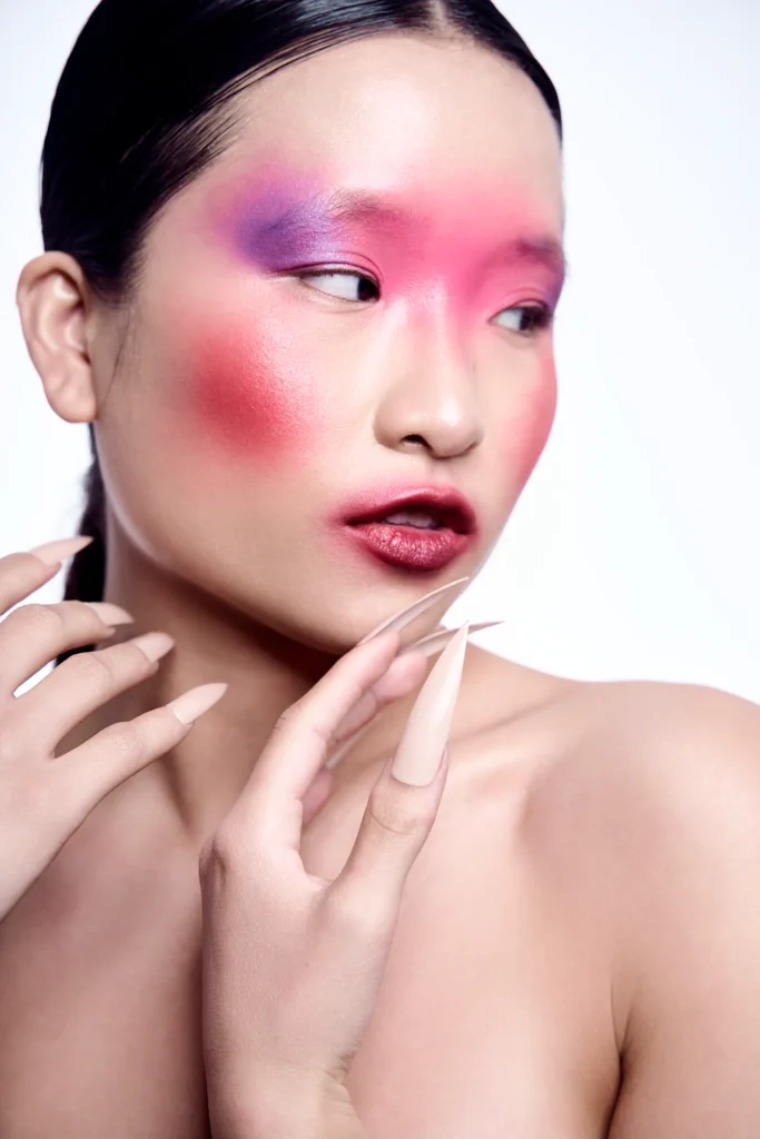 Modelo Asiática posando para beauty artistico